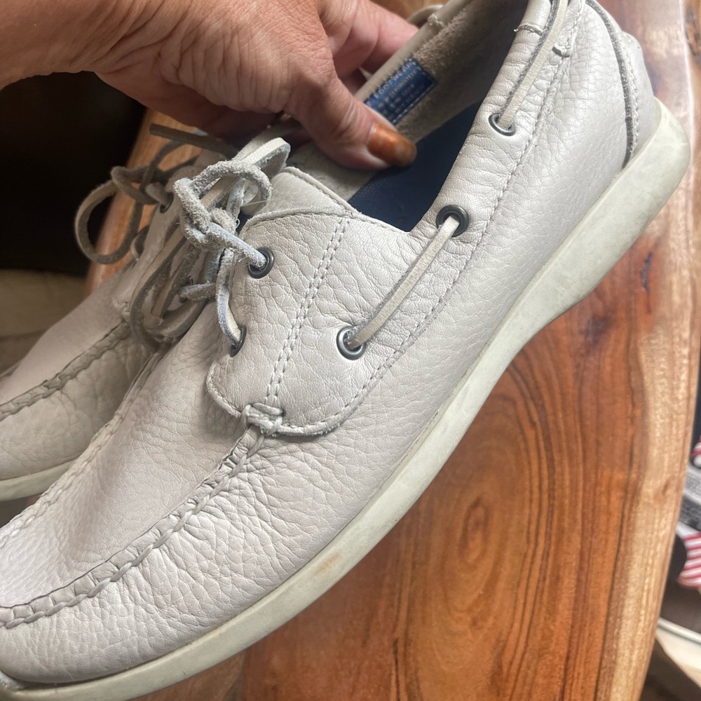 Shoes - Picture 3 of 8